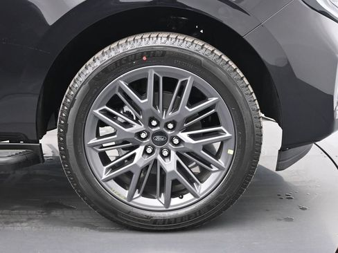 New 2026 Ford Expedition Max Platinum w/ Stealth Appearance Package AWD/4WD image 24