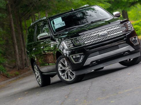 Used 2018 Ford Expedition Max Platinum AWD/4WD image 23