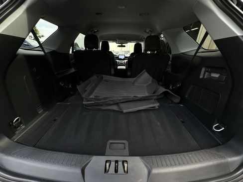 Used 2024 Ford Explorer XLT w/ Equipment Group 202A AWD/4WD image 26
