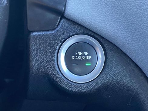 Used 2022 Chevrolet Equinox LS image 24