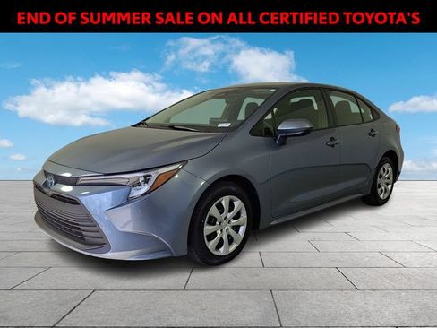 Used 2025 Toyota Corolla LE FWD image 4