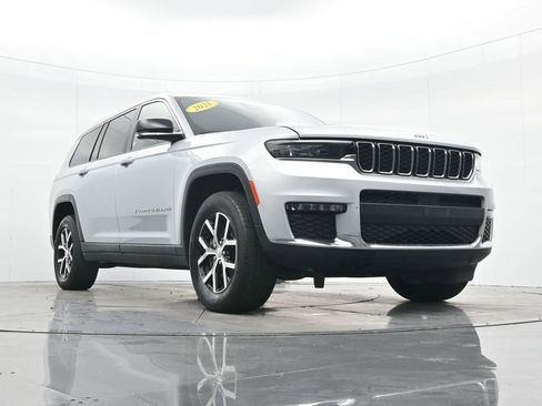 Used 2023 Jeep Grand Cherokee L Limited image 29