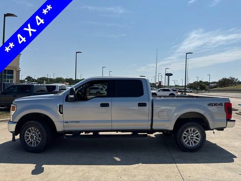 Used 2022 Ford F250 XLT AWD/4WD image 3
