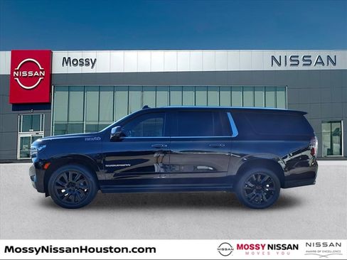 Used 2021 Chevrolet Suburban High Country w/ Premium Package image 4