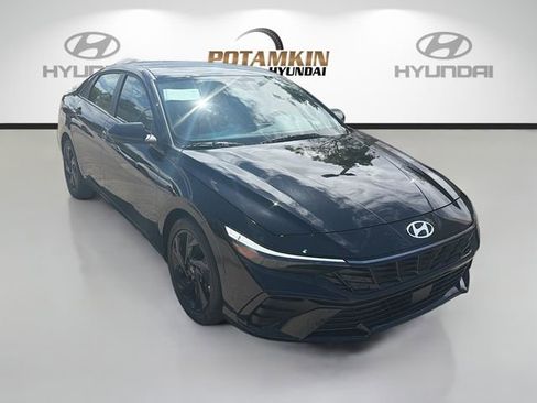 New 2026 Hyundai Elantra SEL Sport Premium FWD image 3