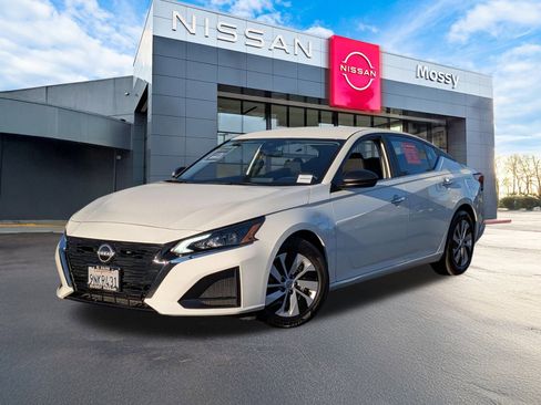 Certified 2025 Nissan Altima 2.5 S image 1