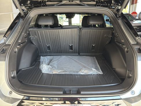 New 2026 Chevrolet Equinox EV RS image 7