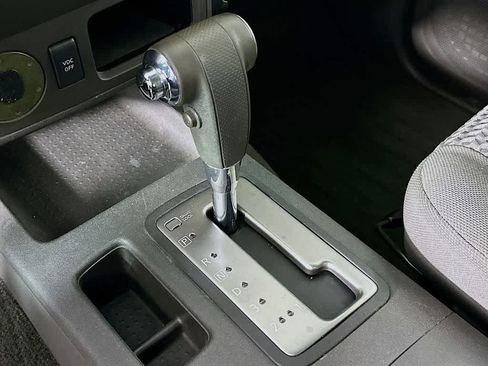 Used 2010 Nissan Frontier SE w/ SE Value Truck Pkg image 17