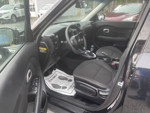 Used 2016 Kia Soul FWD image 10