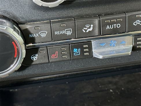 Used 2023 Ford F350 Lariat w/ Lariat Ultimate Package image 22