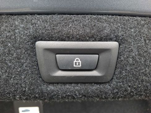 Used 2017 BMW 540i xDrive image 29