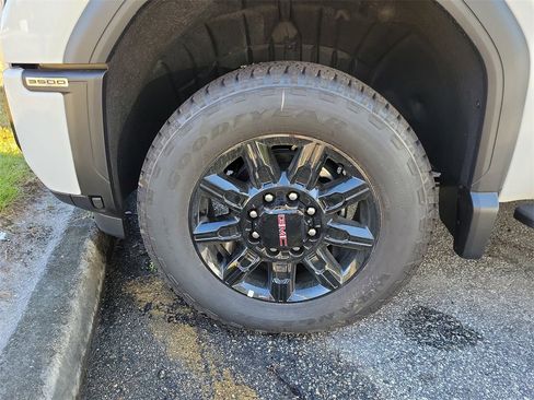 New 2026 GMC Sierra 3500 AT4 w/ AT4 Premium Plus Package image 7