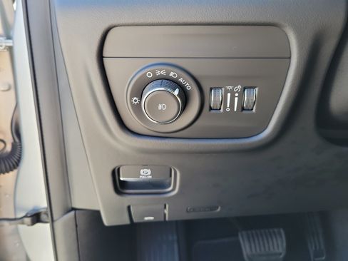Used 2022 Jeep Grand Cherokee L Summit AWD/4WD image 23
