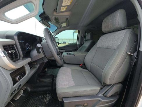 Used 2024 Ford F550 4x4 Crew Cab Super Duty w/ XLT Value Package image 4