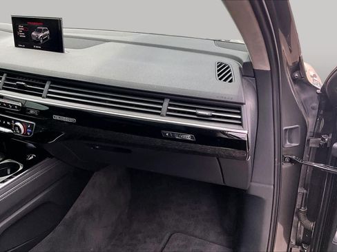Used 2019 Audi Q7 3.0T Prestige AWD/4WD image 19