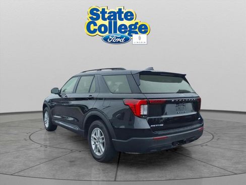 Used 2025 Ford Explorer Active image 5