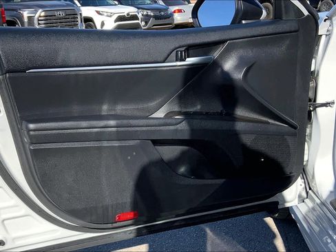 Used 2024 Toyota Camry SE image 20