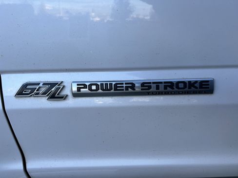 Used 2019 Ford F350 Lariat image 12