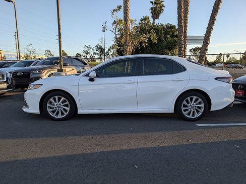 Used 2022 Toyota Camry LE image 27