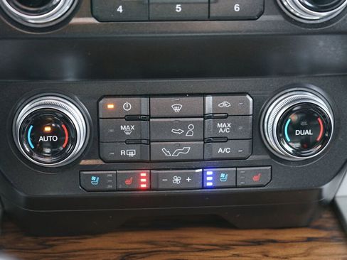 Used 2019 Ford F150 Lariat w/ Equipment Group 502A Luxury image 26