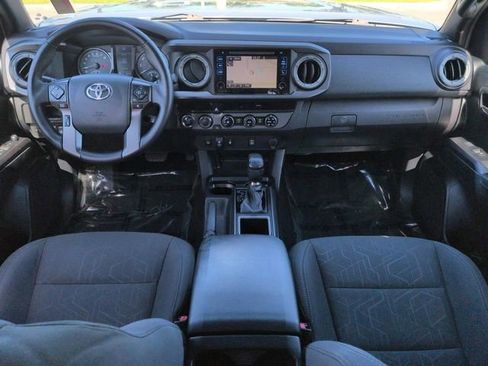 Used 2017 Toyota Tacoma TRD Off-Road w/ Tow Package (A/T) AWD/4WD image 15