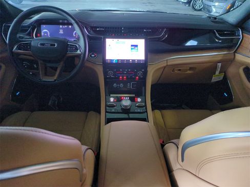 New 2025 Jeep Grand Cherokee Summit image 16
