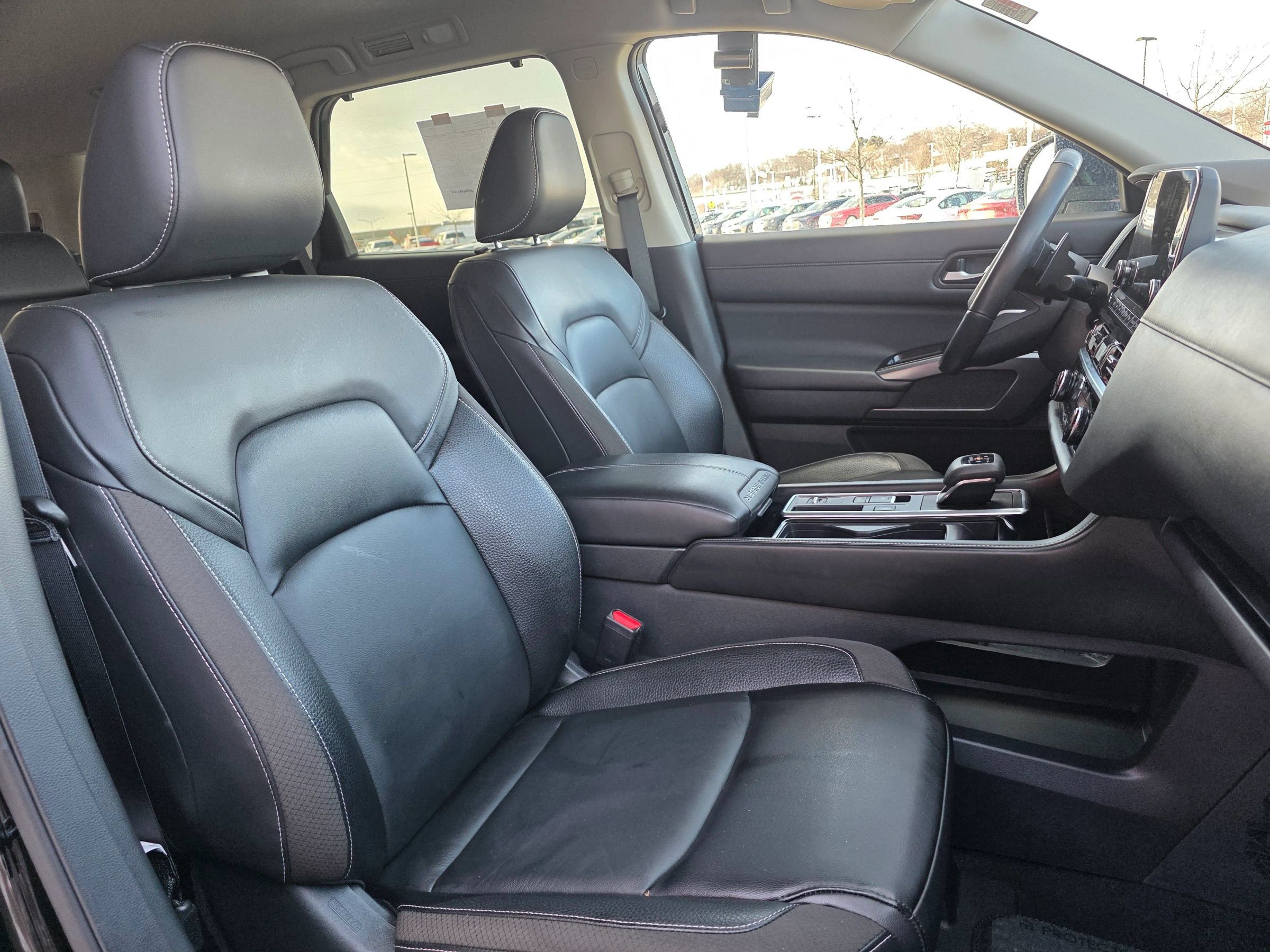 Used 2024 Nissan Pathfinder SL w/ Cargo Package FWD image 11