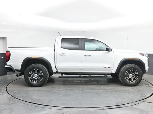 Used 2024 GMC Canyon AT4 w/ AT4 Premium Package AWD/4WD image 15