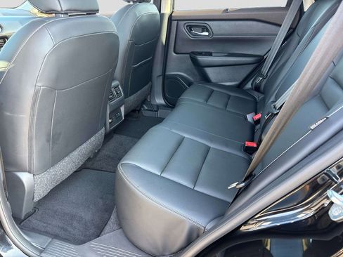 Used 2023 Nissan Rogue SL w/ SL Premium Package image 10