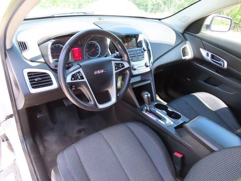 Used 2017 GMC Terrain SLE w/ Driver Alert Package I FWD image 4