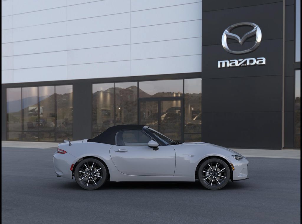 New 2026 MAZDA MX-5 Miata Grand Touring RWD image 2
