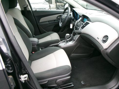 Used 2011 Chevrolet Cruze LS w/ Connectivity Package image 12