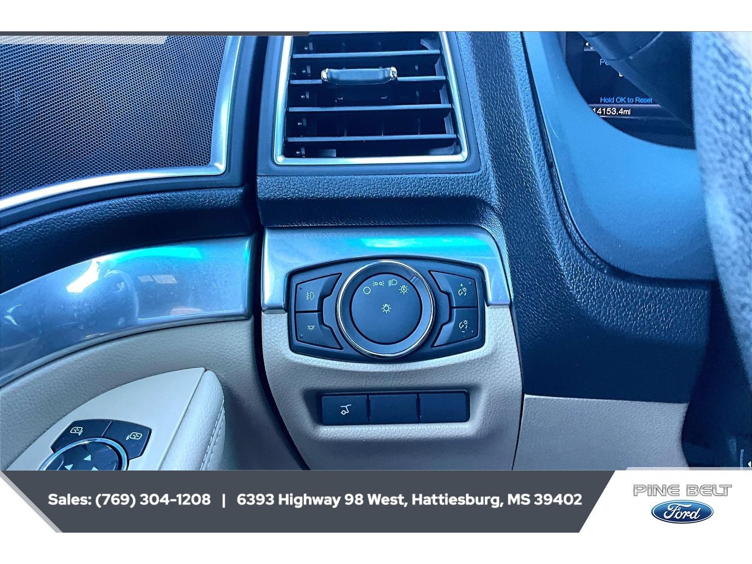 Used 2016 Ford Explorer Limited FWD image 23