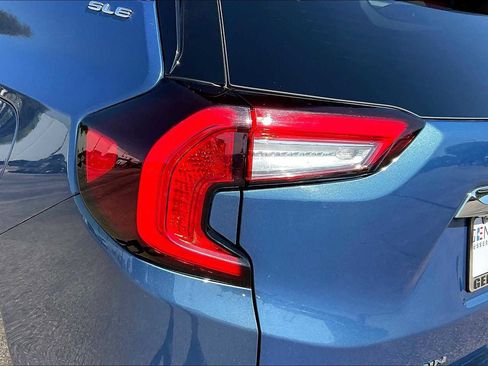 Used 2024 GMC Terrain SLE image 27