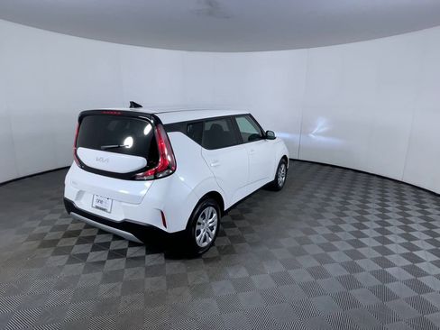 Used 2024 Kia Soul LX image 8