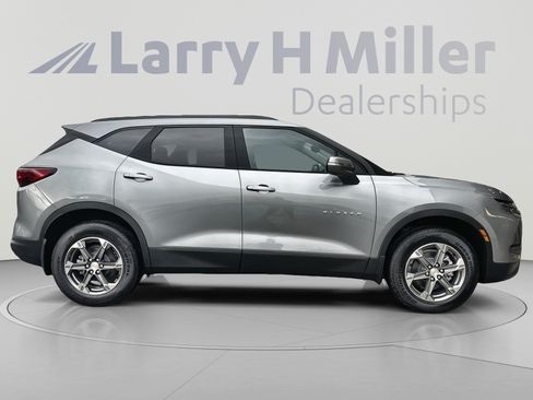 New 2026 Chevrolet Blazer LT w/ Sound & Technology Package AWD/4WD image 9