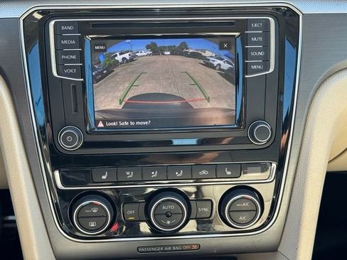 Used 2017 Volkswagen Passat 1.8T R-Line FWD image 25