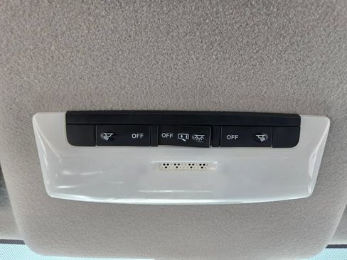 Used 2023 Nissan Versa SV FWD image 27