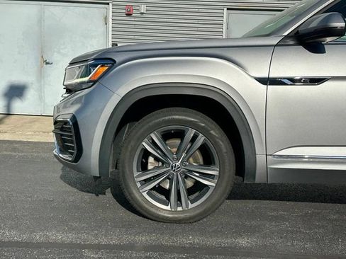 Used 2021 Volkswagen Atlas SE w/ Towing Package AWD/4WD image 6