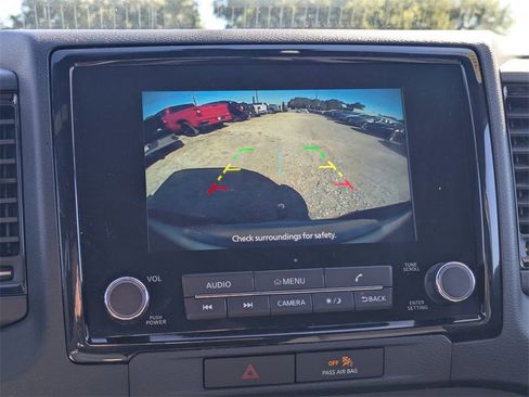 Used 2023 Nissan Frontier SV w/ Midnight Edition Package image 21