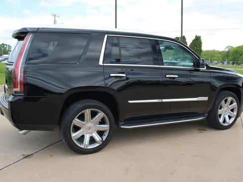 Used 2015 Cadillac Escalade Luxury AWD/4WD image 5