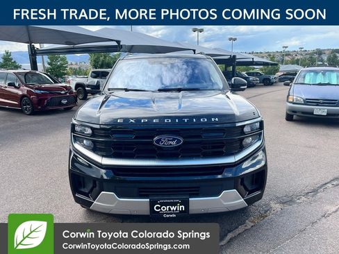 Used 2025 Ford Expedition Max Platinum AWD/4WD image 2