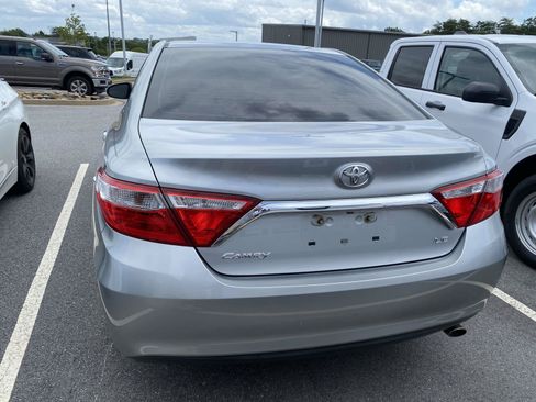 Used 2015 Toyota Camry LE FWD image 5