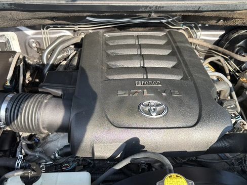 Used 2012 Toyota Tundra 4x4 CrewMax w/ SR5 Pkg image 34