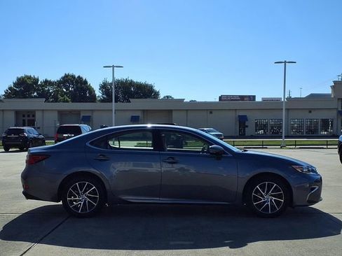 Used 2016 Lexus ES 350 w/ Luxury Package w/Wood Trim FWD image 21