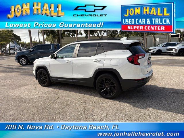 Used 2023 GMC Terrain SLE w/ Driver Convenience Package FWD image 5