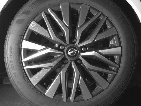 Used 2025 Nissan Altima 2.5 SV image 14