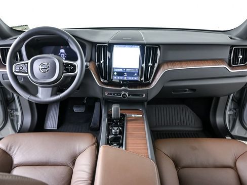 Certified 2024 Volvo XC60 B5 Plus w/ Climate Package AWD/4WD image 20