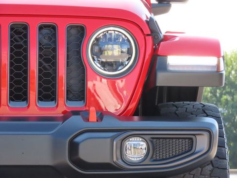 Used 2023 Jeep Gladiator Mojave w/ LED Lighting Group AWD/4WD image 6