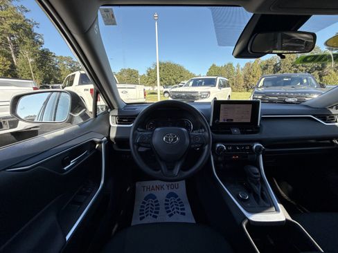 Used 2024 Toyota RAV4 XLE image 12